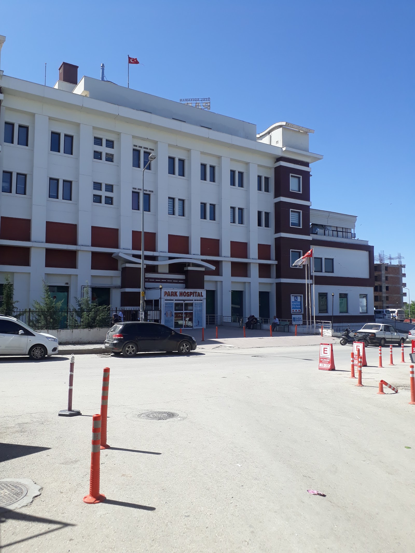 Özel Adıyaman Park Hospital Hastanesi / Saç Ekimi Birimi